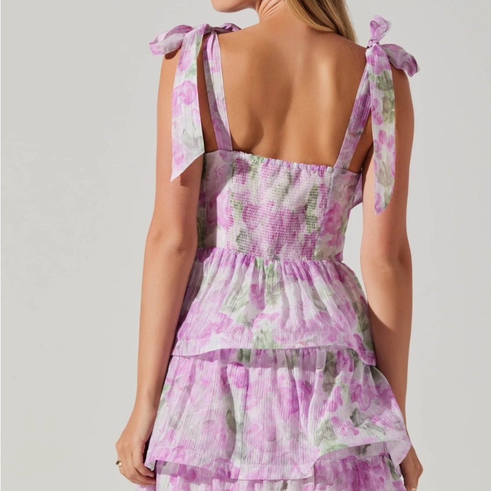ASTR The‎ Label Zirconia Tie Strap Tiered Dress in Lavender Floral Size XS NEW - Picture 3 of 9